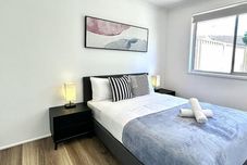 その他 Kozyguru | Mermaid Waters | Charming 3 Bed Home