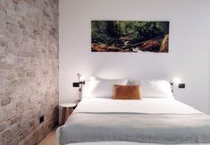 Others 3 Victoria Studio 1