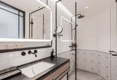 Lain-lain 4 Cheens Hotel