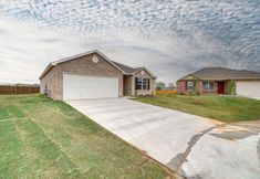 Others 4 14 Mi to Tulsa: Home w/ Patio in Broken Arrow