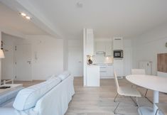 Others 6 Stylish City-view Retreat