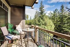 Others Hike, Ski & More: Cle Elum Resort Condo