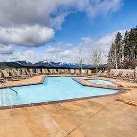 Interior 1 Hike, Ski & More: Cle Elum Resort Condo, Washington Hotels