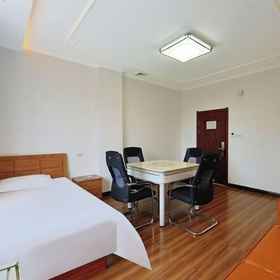 Room 1 Luohe Haojia Express Hotel, Chuangying Qu Hotels