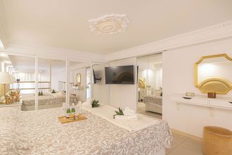 기타 4 Gray Dalbion Puerto Banus