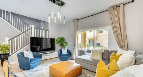 Others 2 9 Mi to Wdw: Townhouse w/ Balcony in Davenport!