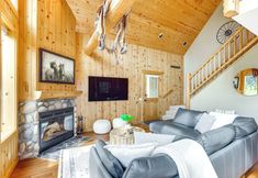 其他 4 Hike, Fish & Ski: Redmond Escape w/ Hot Tub!