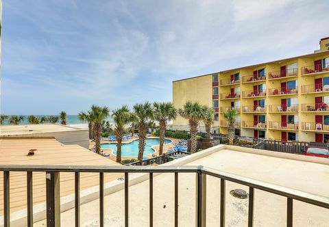 Others Steps to Sand: Myrtle Beach Gem w/ Oceanfront Pool