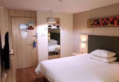 Others 5 HanTing Hotel (Jiashan Tingqiao Road)