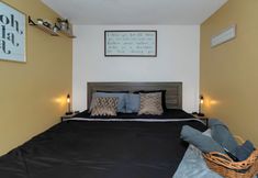 Khác 6 Spacious 3BR DTWN Condo with Pool