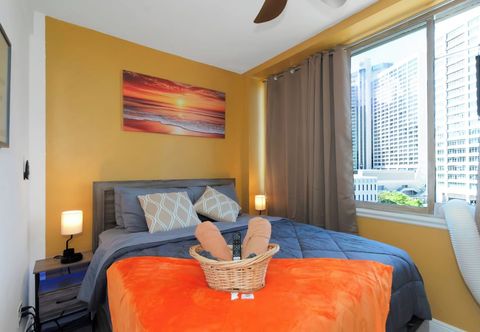 Others Spacious 3BR Condo in DTWN