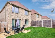 Others 6 Stylish 4-br House With 3 Ensuite Free Parking