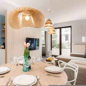 Room1Modern Pla a Basen Rodzinnie i Luksusowo,特热比亚图夫飯店