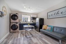 Khác Donalds Luxury Retreat