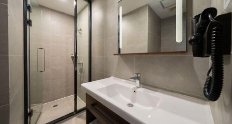 Lainnya 2 Geli Hotel (Shanghai Caoyang Road Metro Station)