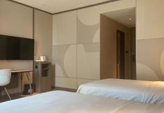 Lainnya 7 Geli Hotel (Shanghai Caoyang Road Metro Station)