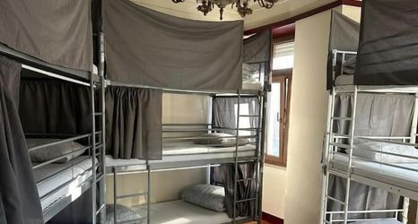 Others 2 Easy Host Porto