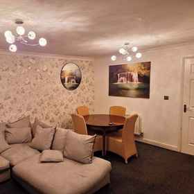 Primary image1三床房屋 - 可住6人 - 停車 - 無線網路,唐布里奇和马灵区飯店