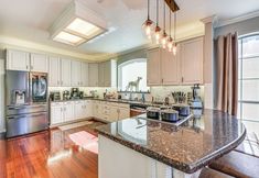 อื่นๆ 5 Relax By Pool, Soak in Hot Tub: Plano Home