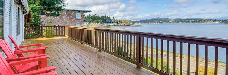 Others Walk to Beaches: Waterfront Home in Port Orchard!