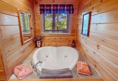 Lain-lain 4 Backwoods Secluded Cabin Escape for 8 Guests
