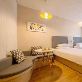 Primary image 1 HanTing Hotel (Shanghai National Exhibition Center Jizhai Road), Caofeng Dormitory 호텔