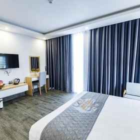 Room 1 Dang's Hotel, 36 Xuân Đán 1 Hotels