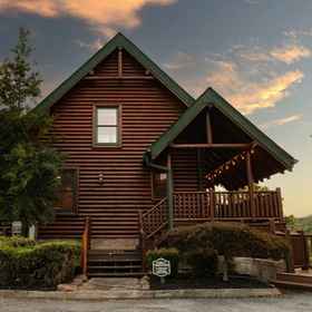 Room 1 Amazing Views w Gameroom Hot Tub Pool, Pigeon Forge Hotels