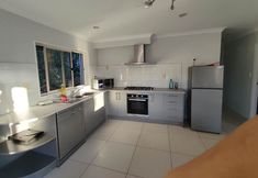 Others 6 5 Bedroom House at 82A Richardson Road