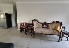 Others 7 5 Bedroom House at 82A Richardson Road