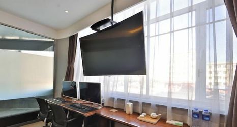 Others 2 Charles Hotel (Yanji Korean Folk Park Dinosaur Kingdom Branch)