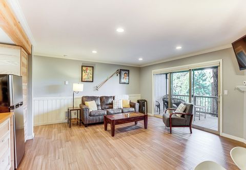 その他 19 Mi to Mt Bachelor Ski Resort: Condo w/ Grill