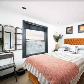 Room 1 Captains Loft, Deviock Hotels