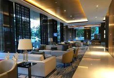 อื่นๆ 5 Capitol Prism Sky Suites