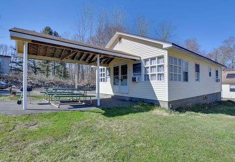 Others Shared Boat Launch: Lake Retreat in Ellenville!