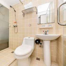 Room 1 99 Inn (Shanghai Dahua Xingzhi Road Subway Station), 上海大学乐乎新楼 Hotels