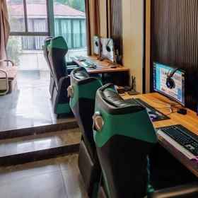 Primary image 1 Barbile E-sports Hotel, Super 8 Hotel Shanghai JiaDing HongQiao Wan Da Guang Chang Hotels