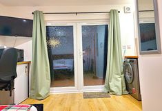 Others 6 Open Plan Studio With Garden
