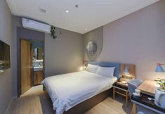 Others 7 Home Inn (Shanghai New International Expo Center Longyang Road Metro Station)