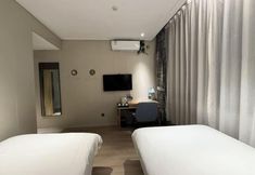 Others 2 Home Inn (Shanghai New International Expo Center Longyang Road Metro Station)