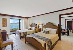 其他 4 Remodeled Top-Floor Condo with Stunning Wrap-Around Balcony Offering Mountain, Ocean & Marina Views