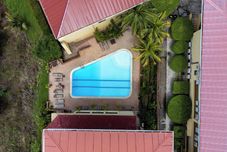 其他 Remodeled Top-Floor Condo with Stunning Wrap-Around Balcony Offering Mountain, Ocean & Marina Views