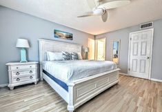 Others 4 Sea Club #13 - Coastal Charm