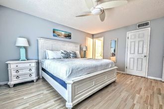 Others 4 Sea Club #13 - Coastal Charm