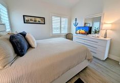 Others 4 The Intercoastal #205 - Beachy Chic