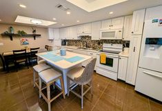 Others 6 Sea Club #29 - Our Sunrise Nest