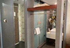 Others 6 123 Jiman Chain Hotel (Shanghai Daning International Wuwei East Road Subway Station Branch)