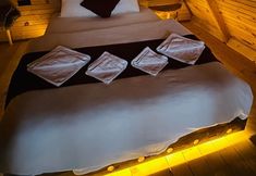 其他 4 Stiela Suit Bungalov