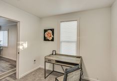 Others 4 4 Mi to Several Museums: Quaint Tacoma Home