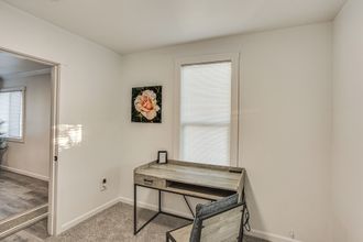 Others 4 4 Mi to Several Museums: Quaint Tacoma Home